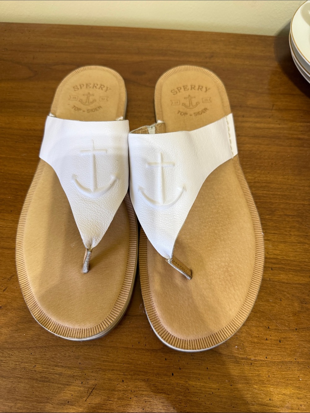 Sperry White Leather Anchor Thong Sandals